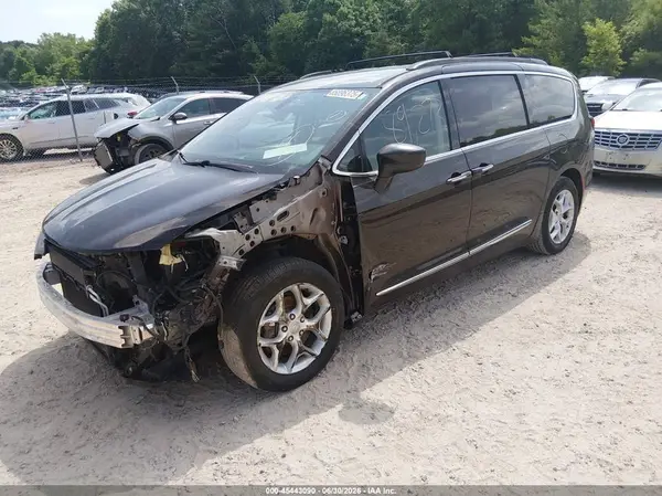 2C4RC1BG7HR756750 2017 CHRYSLER PACIFICA - Image 2