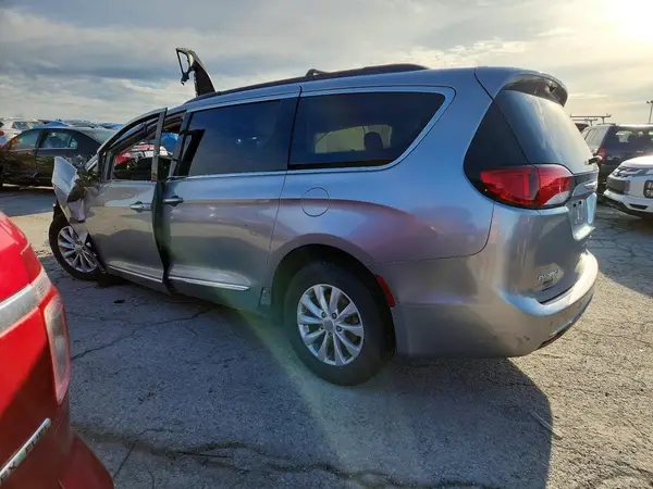 2C4RC1BG7HR758918 2017 CHRYSLER PACIFICA - Image 2