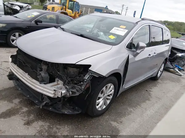 2C4RC1BG7HR759180 2017 CHRYSLER PACIFICA - Image 2