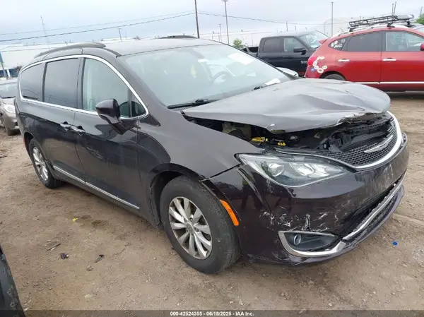 2C4RC1BG7HR764900 2017 CHRYSLER PACIFICA - Image 1
