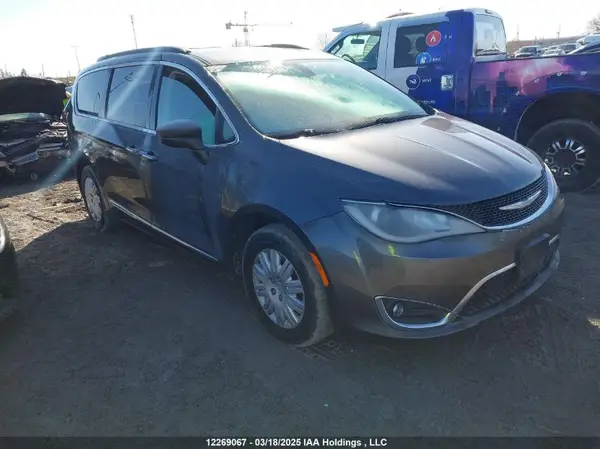 2C4RC1BG7HR769823 2017 CHRYSLER PACIFICA - Image 1
