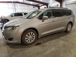 2C4RC1BG7HR776996 2017 CHRYSLER PACIFICA