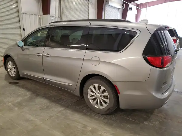 2C4RC1BG7HR776996 2017 CHRYSLER PACIFICA - Image 2