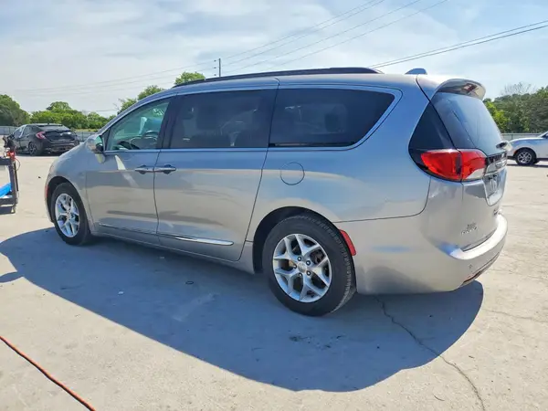 2C4RC1BG7HR794690 2017 CHRYSLER PACIFICA - Image 2