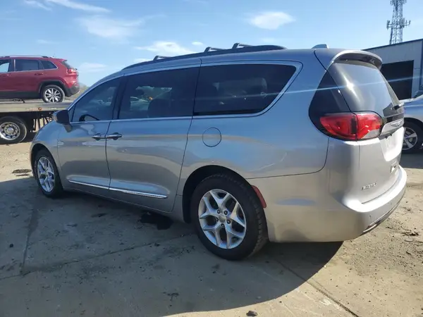2C4RC1BG7HR794849 2017 CHRYSLER PACIFICA - Image 2
