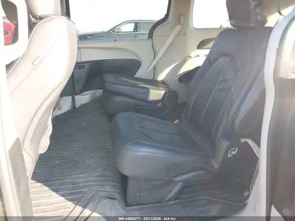 2C4RC1BG7HR797203 2017 CHRYSLER PACIFICA - Image 8