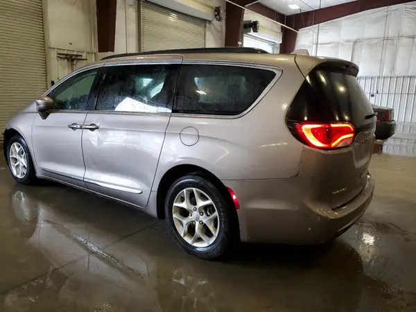 2C4RC1BG7HR809754 2017 CHRYSLER PACIFICA - Image 2