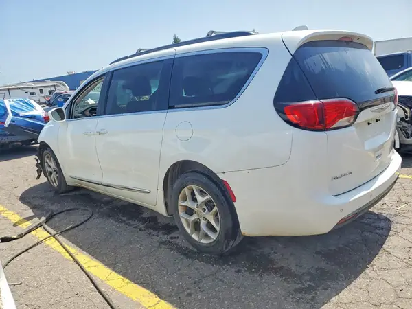 2C4RC1BG7HR816221 2017 CHRYSLER PACIFICA - Image 2