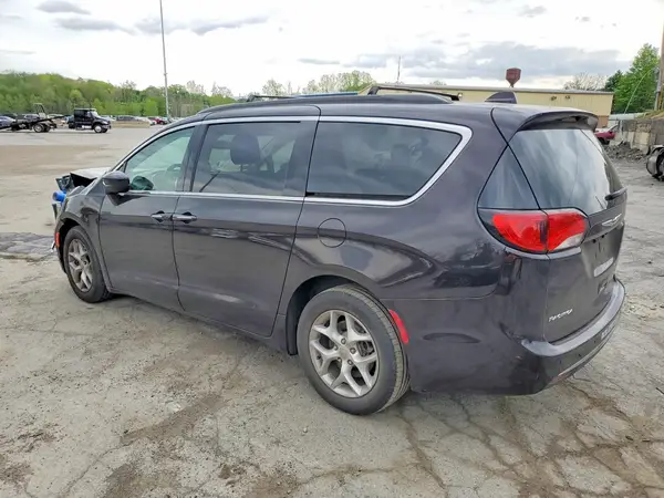 2C4RC1BG7HR820639 2017 CHRYSLER PACIFICA - Image 2
