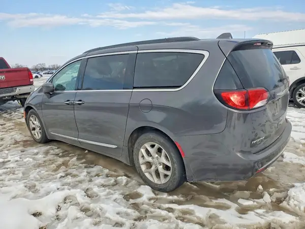 2C4RC1BG7HR820799 2017 CHRYSLER PACIFICA - Image 2