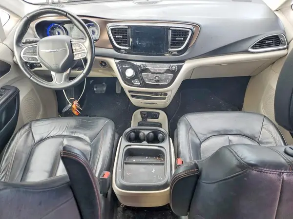 2C4RC1BG7HR820799 2017 CHRYSLER PACIFICA - Image 8