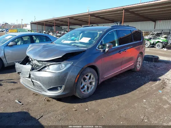 2C4RC1BG7HR820804 2017 CHRYSLER PACIFICA - Image 2