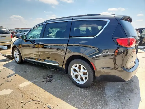 2C4RC1BG7HR823203 2017 CHRYSLER PACIFICA - Image 2