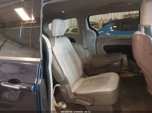 2C4RC1BG7HR823573 2017 CHRYSLER PACIFICA - Image 8