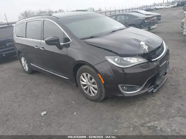 2C4RC1BG7HR823637 2017 CHRYSLER PACIFICA - Image 1