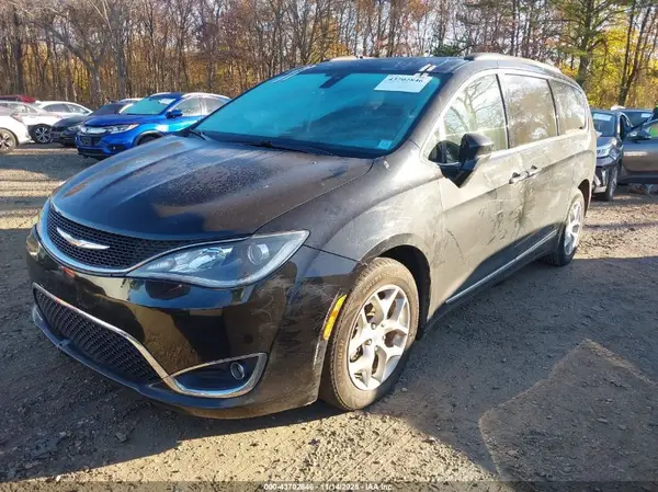 2C4RC1BG7HR831267 2017 CHRYSLER PACIFICA - Image 2