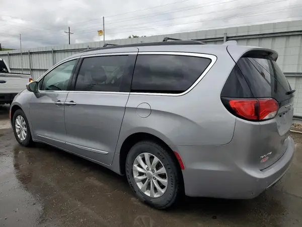 2C4RC1BG7HR831995 2017 CHRYSLER PACIFICA - Image 2