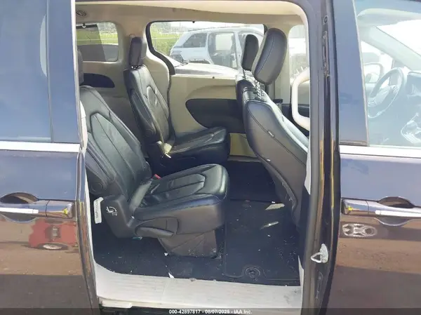 2C4RC1BG7HR832404 2017 CHRYSLER PACIFICA - Image 8
