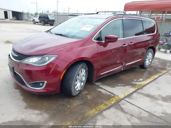 2C4RC1BG7HR835819 2017 CHRYSLER PACIFICA - Image 2