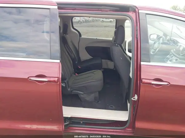 2C4RC1BG7HR841376 2017 CHRYSLER PACIFICA - Image 8