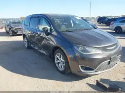 2C4RC1BG7HR841457 2017 CHRYSLER PACIFICA