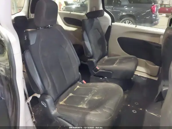 2C4RC1BG7HR844536 2017 CHRYSLER PACIFICA - Image 8