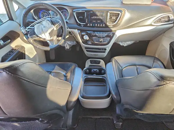 2C4RC1BG7JR100960 2018 CHRYSLER PACIFICA - Image 8