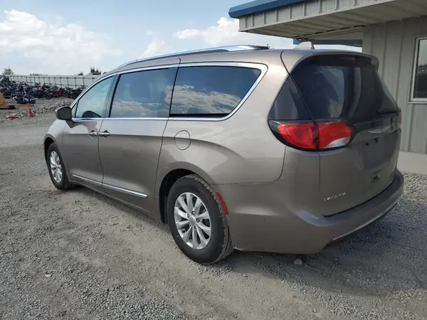 2C4RC1BG7JR102708 2018 CHRYSLER PACIFICA - Image 2