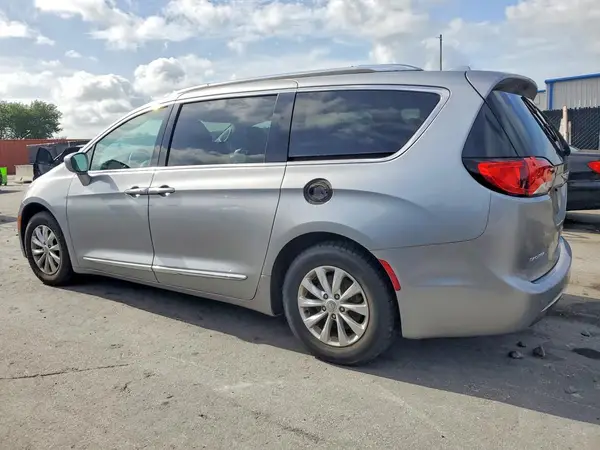2C4RC1BG7JR110646 2018 CHRYSLER PACIFICA - Image 2