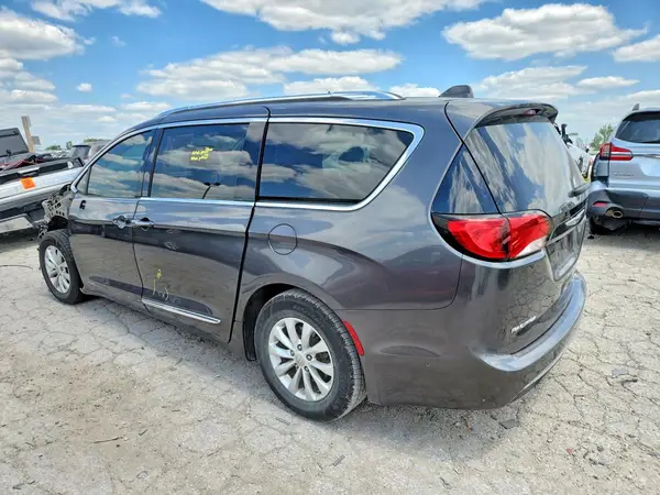 2C4RC1BG7JR113806 2018 CHRYSLER PACIFICA - Image 2