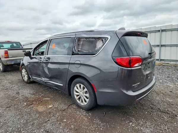 2C4RC1BG7JR114745 2018 CHRYSLER PACIFICA - Image 2