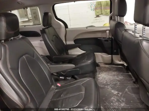 2C4RC1BG7JR122778 2018 CHRYSLER PACIFICA - Image 8