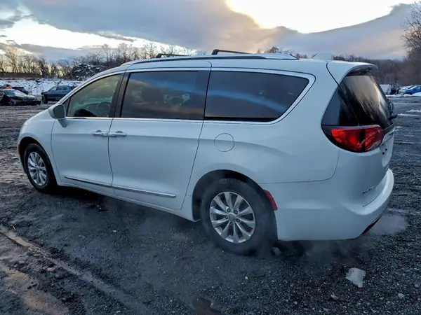 2C4RC1BG7JR124059 2018 CHRYSLER PACIFICA - Image 2