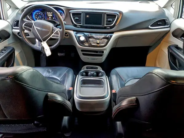 2C4RC1BG7JR124059 2018 CHRYSLER PACIFICA - Image 8