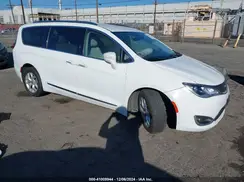 2C4RC1BG7JR130640 2018 CHRYSLER PACIFICA