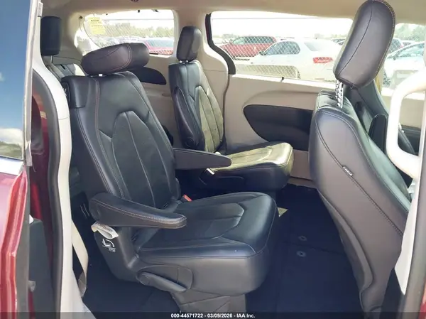2C4RC1BG7JR133070 2018 CHRYSLER PACIFICA - Image 8