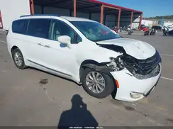2C4RC1BG7JR142450 2018 CHRYSLER PACIFICA