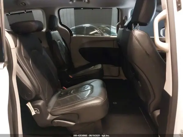 2C4RC1BG7JR152329 2018 CHRYSLER PACIFICA - Image 8