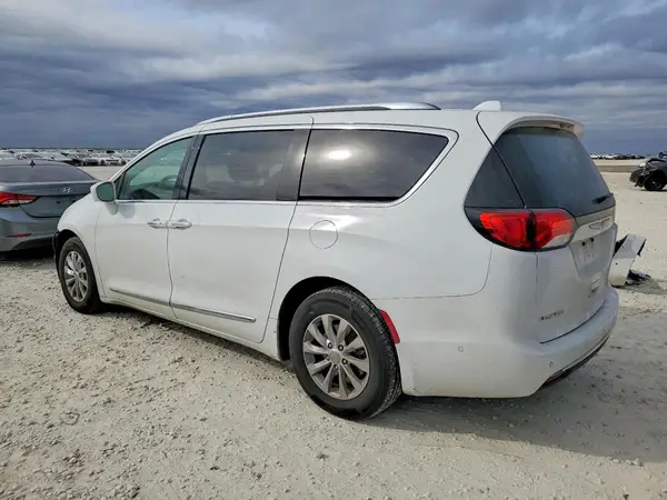 2C4RC1BG7JR152380 2018 CHRYSLER PACIFICA - Image 2