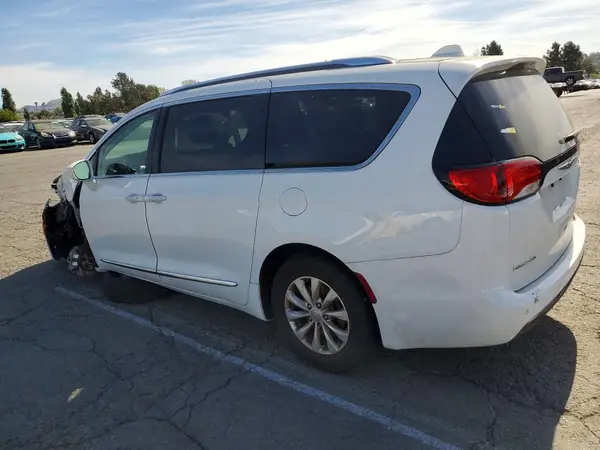 2C4RC1BG7JR154145 2018 CHRYSLER PACIFICA - Image 2
