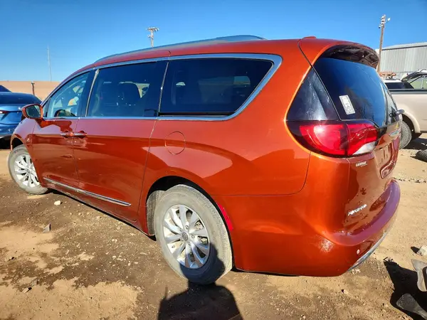 2C4RC1BG7JR158079 2018 CHRYSLER PACIFICA - Image 2
