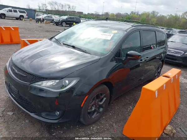 2C4RC1BG7JR174430 2018 CHRYSLER PACIFICA - Image 2