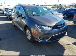 2C4RC1BG7JR185895 2018 CHRYSLER PACIFICA
