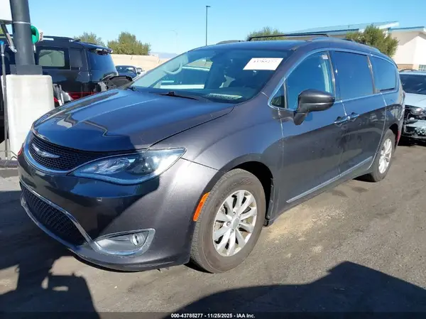 2C4RC1BG7JR185895 2018 CHRYSLER PACIFICA - Image 2