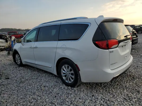 2C4RC1BG7JR217423 2018 CHRYSLER PACIFICA - Image 2