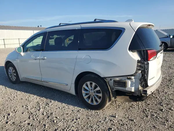 2C4RC1BG7JR217650 2018 CHRYSLER PACIFICA - Image 2