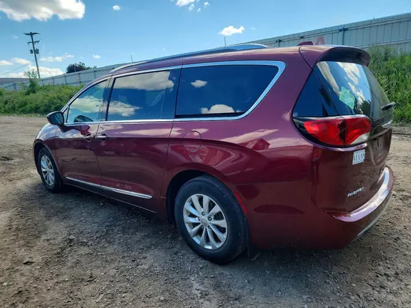 2C4RC1BG7JR233556 2018 CHRYSLER PACIFICA - Image 2
