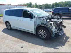 2C4RC1BG7JR233797 2018 CHRYSLER PACIFICA