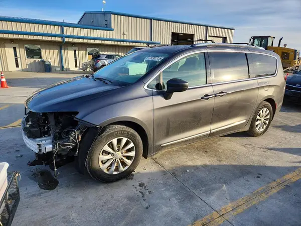 2C4RC1BG7JR252933 2018 CHRYSLER PACIFICA - Image 1