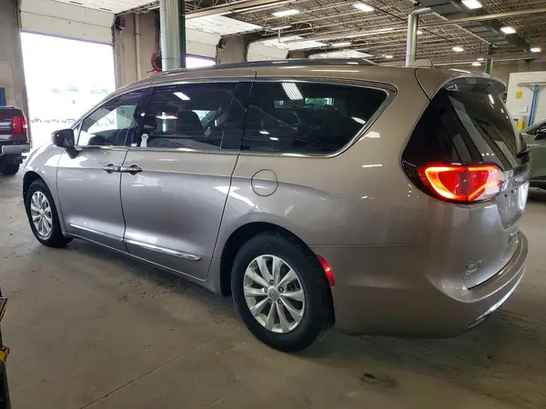 2C4RC1BG7JR257517 2018 CHRYSLER PACIFICA - Image 2